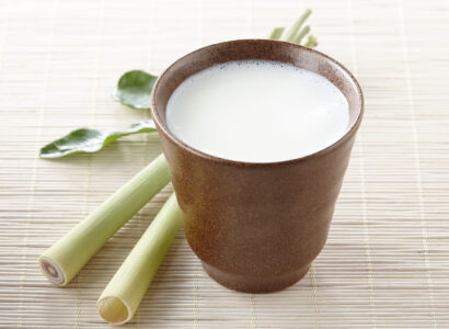 Lemony Ginger Milk-and-Honey Tea
