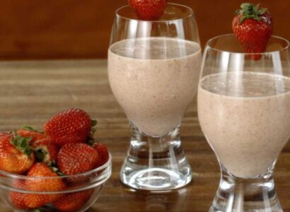 Strawberry Almond Smoothie