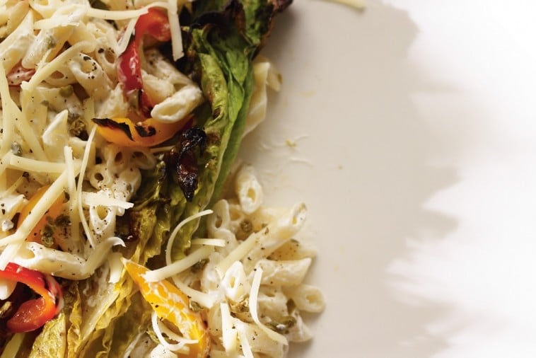 Salade de romaine grillée au Cheddar