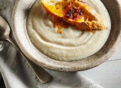 Cream of celeriac with Cheddar & onion