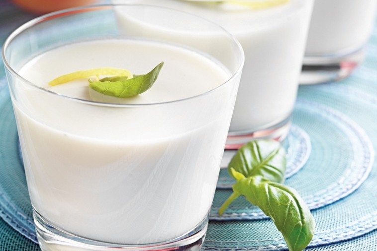 Panna cotta au basilic et au citron