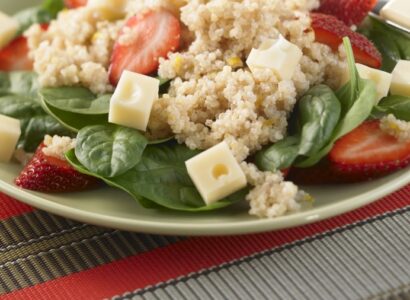 Quinoa, Spinach and Berry Salad